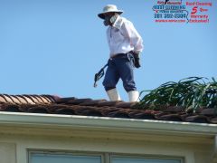 Katy-Memorial Roof Cleaning & Power Washing cleaning tile roof